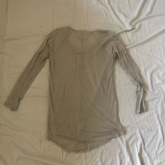 Wilfred Longsleeve - Picture 3 of 4